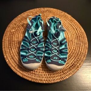 Keen Blue and Teal Shoes size 6 youth